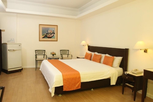 Harbor Town Hotel (Iloilo)